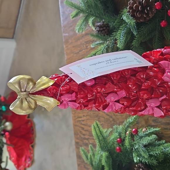 Cupcakes and Cashmere Red Pink Bow Christmas Tree New - Picture 3 of 5